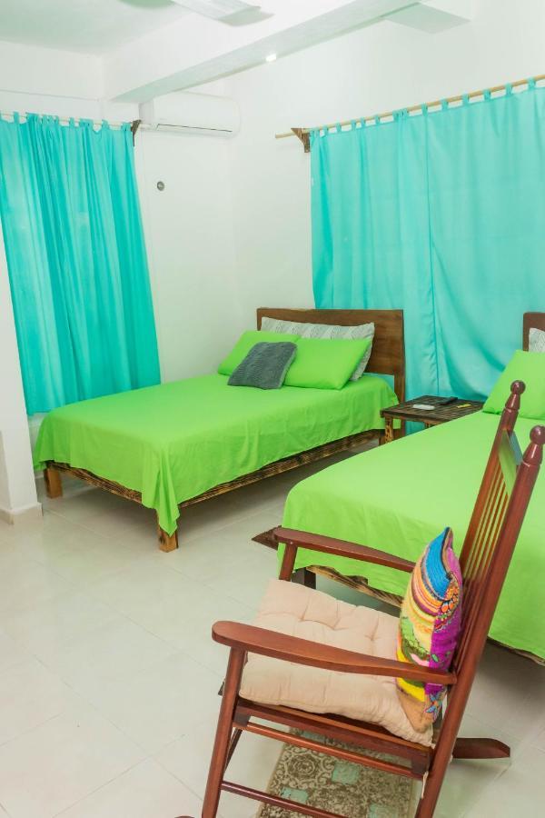 Hotel Henry Bacalar Bagian luar foto